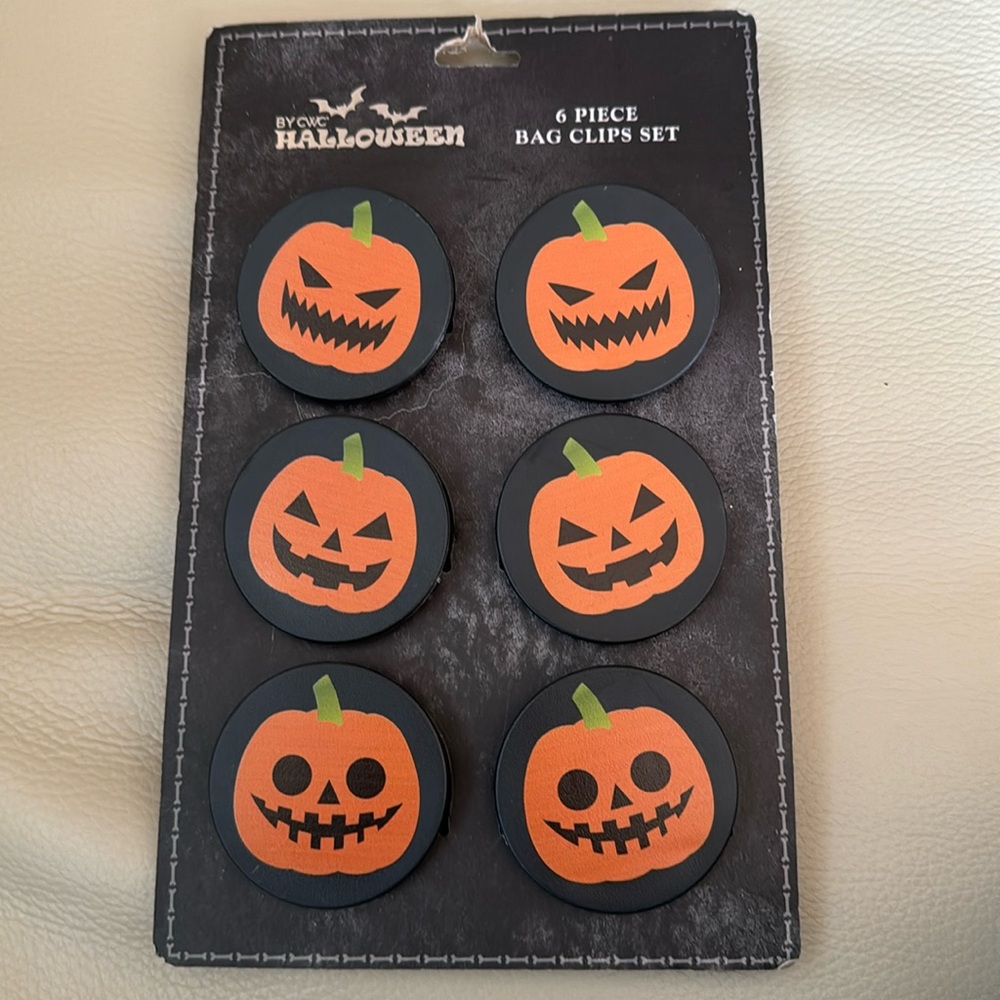 NWT HALLOWEEN CLIP SET (6)